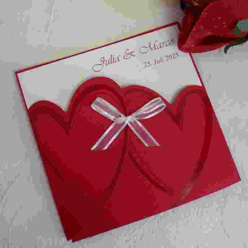 Hochzeitskarte rote Herzen